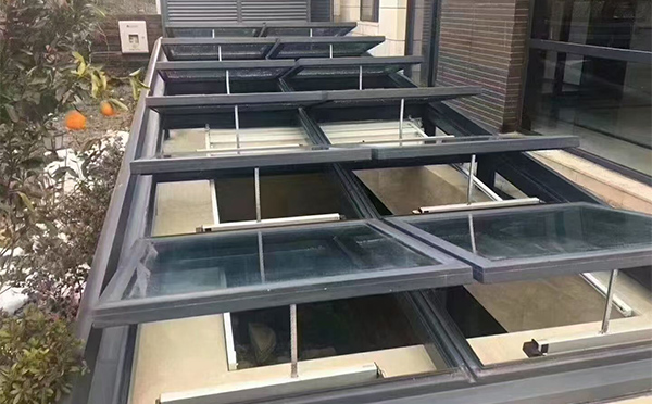 某轨道交通车辆维修车间安康排烟窗应用