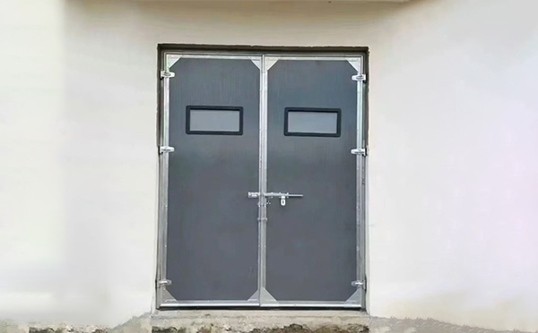 安康工业门在高温作业区域的运行表现